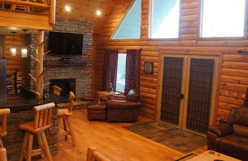 Adams Cabin | Yatesville Lake Premier Cabin Rental - Best Vacation Home in Eastern KY