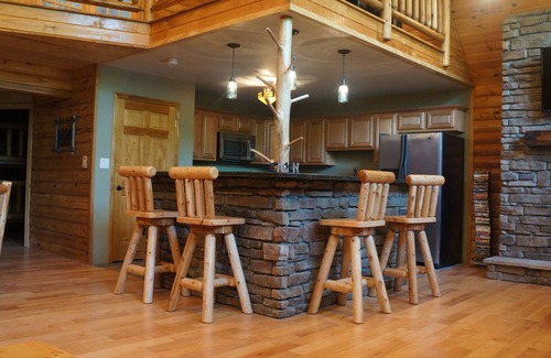 Adams Cabin | Yatesville Lake Premier Cabin Rental - Best Vacation Home in Eastern KY