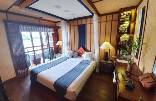 Aturuwella Boat Rental | Yathra Houseboat