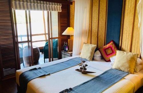Aturuwella Boat Rental | Yathra Houseboat