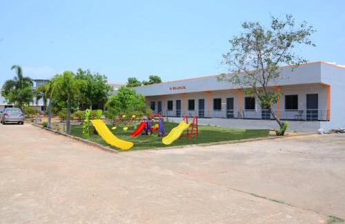 Suluru Hotel | yatri nivas tada