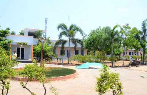 Suluru Hotel | yatri nivas tada