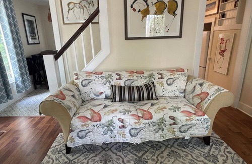 Richs Deland Cottage | Yaupon Cottage - Unique 2-bedroom in DeLand