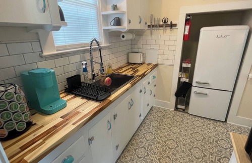 Richs Deland Cottage | Yaupon Cottage - Unique 2-bedroom in DeLand