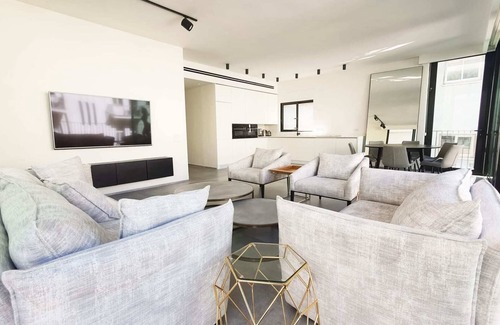 Tel Aviv Apartment | Yavne Brillant - Three Bedroom Apartment, Sleeps 6