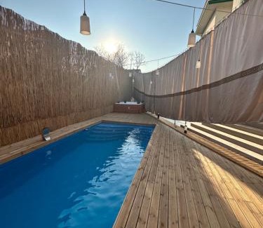 Nilufer Villa | Yeşil Panjurlu Bahçeli Villa