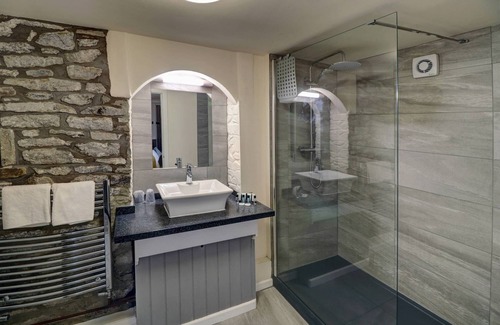 Castleton Hotel | Ye Olde Cheshire Cheese Inn