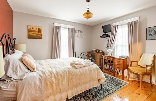 Walkerville Bed & Breakfast | Ye Olde Walkerville Bed & Breakfast