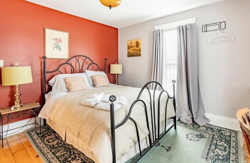 Walkerville Bed & Breakfast | Ye Olde Walkerville Bed & Breakfast