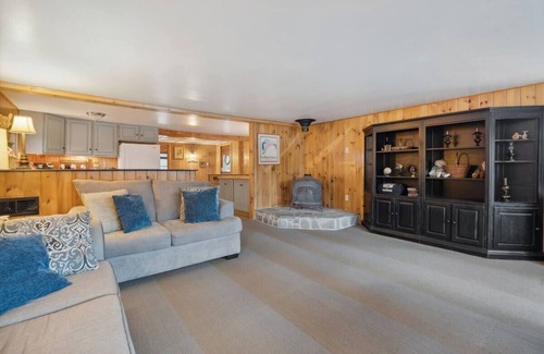 Windham Cabin | Year-round 3-bedroom WATERFRONT Windham cabin with WiFi