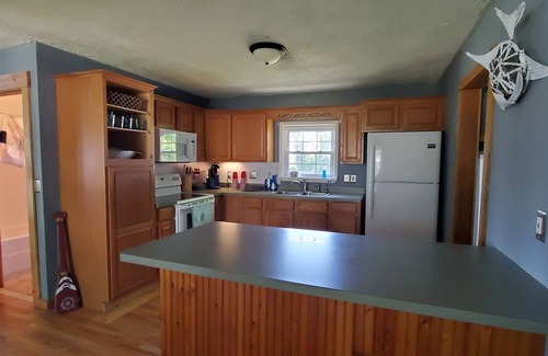 West Swanton House | Year-Round: Amazing Sunrises, 150ft Shore, Private Boat Launch/Dock, Hot Fishing