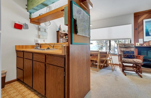 Bear Valley Apartment | Year Round Condo- Sleeps 5! - Tamarack #17