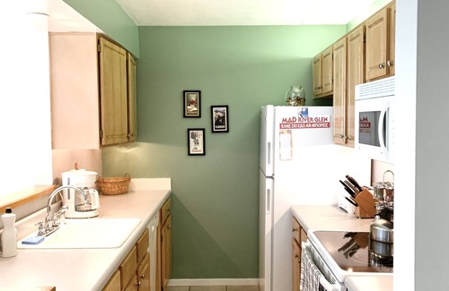 Warren Condo | Year Round Green Mountain Escape - Ski - Swim - Tennis - Hike - Golf