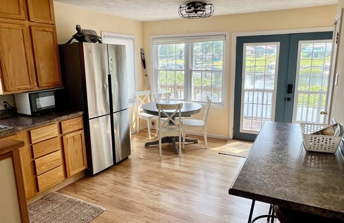 North Webster Cottage | Year Round Lake Front Cottage on Quiet Cove on Webster Lake