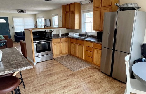 North Webster Cottage | Year Round Lake Front Cottage on Quiet Cove on Webster Lake