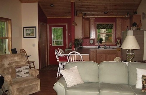 Lake Nebagamon Cottage | Year Round Lake Home, HDTV, WIFI, Summer use of Fishing Boat.