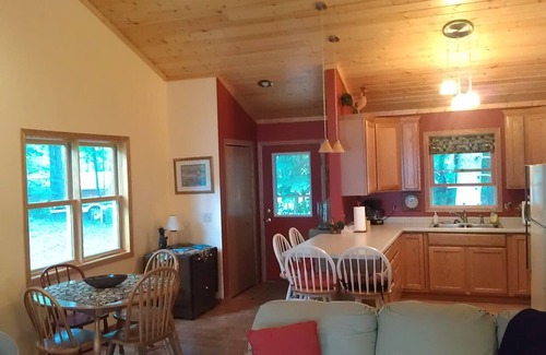 Lake Nebagamon Cottage | Year Round Lake Home, HDTV, WIFI, Summer use of Fishing Boat.