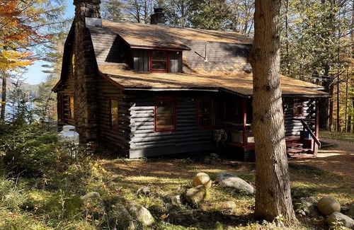 Chestertown House | Year round Log Cabin on Loon Lake. Minutes from skiing at Gore Mountain