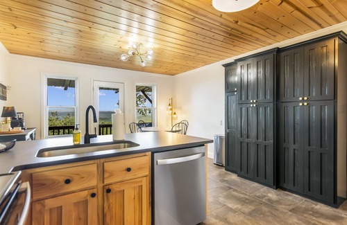 Ranger Cabin | Year Round Mtn View| EV Charger| Hot Tub| Firepit