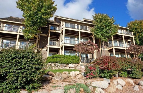 Bellaire House | Year-Round Pleasure at Vacation Resort Condos in Bellaire