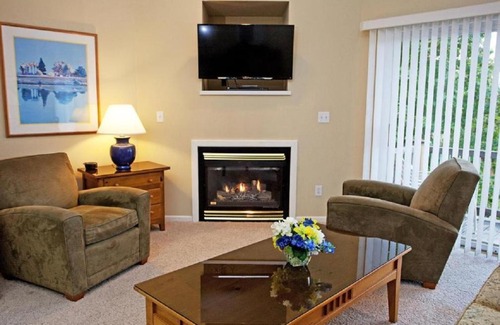Bellaire House | Year-Round Pleasure at Vacation Resort Condos in Bellaire