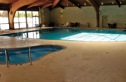 Mishicot Apartment | Year-Round Relaxing Golf Resort and Conference Center