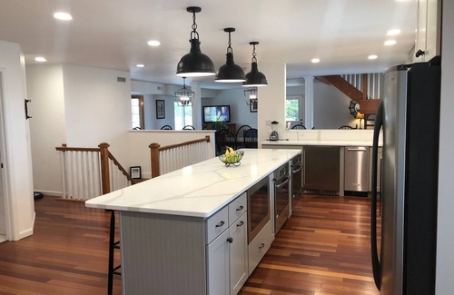 Cambridge House | Year Round Waterfront Estate/Family Reunions/Retreats - Sleeps 28