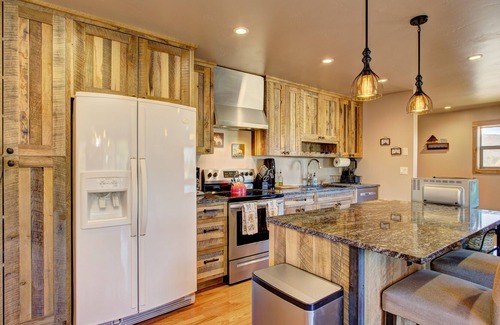Donnelly Condo | Yearound recreational mountain house!