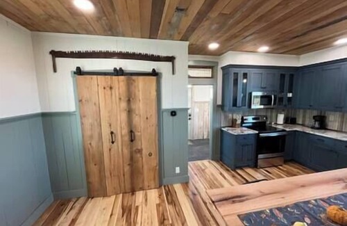 Treloar House | Yeates Schoolhouse, Yeates Schoolhouse Guest Suites