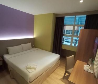 Bandar Baru Permas Jaya Hotel | YEE HOTEL Permas Jaya