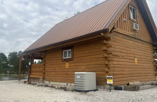 Stendal Cabin | Yellow Banks Log Cabin With Waterfront Views