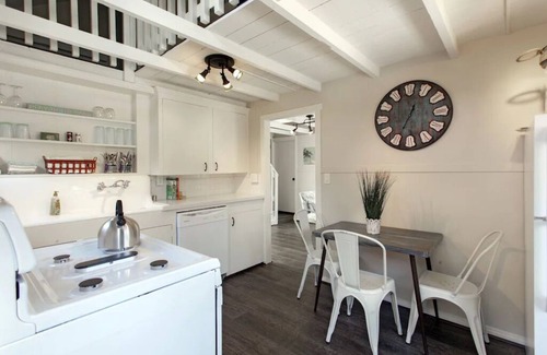 Laguna Beach Cottage | Yellow Beach House 500' to the Waves- Electric Car Charger!