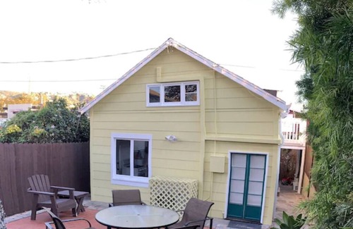 Laguna Beach Cottage | Yellow Beach House 500' to the Waves- Electric Car Charger!