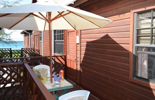 Silver Sands Apartment | Yellow Bird Apartment in Blue Ocean Cottage in Silver Sands