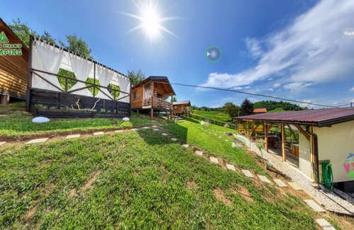 Visoko Apartment | Yellow bungalow Bosnian pyramid glamping