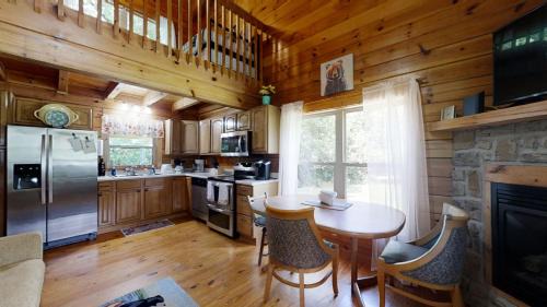 Newport House | Yellow Cabin on the River cabin