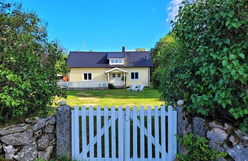 Troxhult Cottage | Yellow Country House in Wonderful Småland