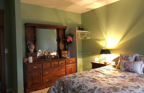 Crystal Beach Bed & Breakfast | Yellow Door Bed and Breakfast