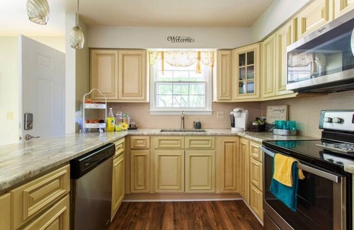 Trailwood House | Yellow Door Nashville + Airport/Downtown/Opry