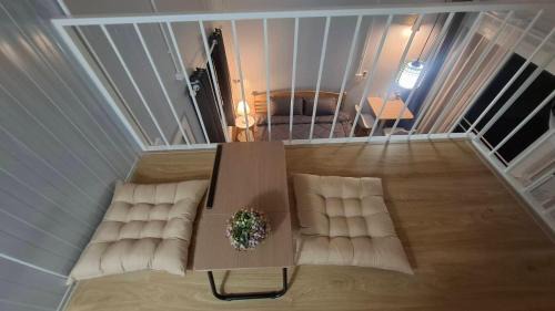 Salaya House | Yellow house salaya