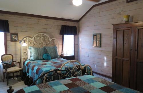Salado Bed & Breakfast | Yellow House B&B