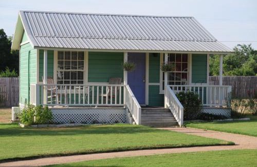Salado Bed & Breakfast | Yellow House B&B
