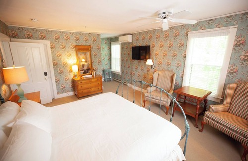 Bar Harbor Bed & Breakfast | Yellow House Inn