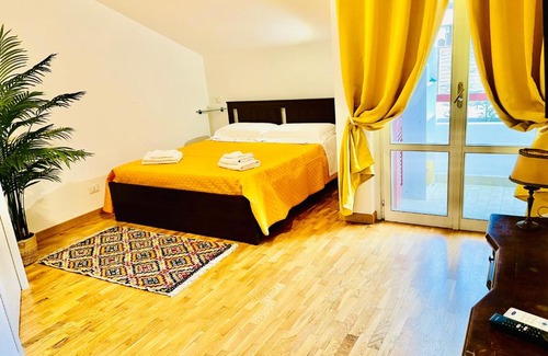 Teramo Apartment | Yellow House