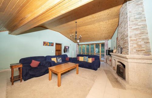 Moitas House | Yellow House - Casa Amarela
