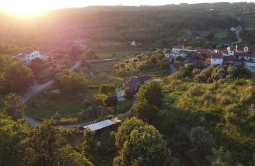 Moitas House | Yellow House - Casa Amarela