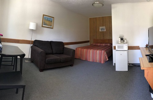 Portage La Prairie Hotel | Yellow Quill Motel