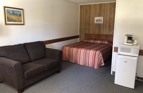 Portage La Prairie Hotel | Yellow Quill Motel