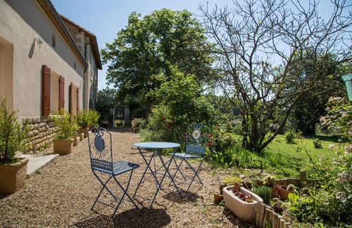 Vergt House | Yellow room: Louis XV decor overlooking south-facing garden
