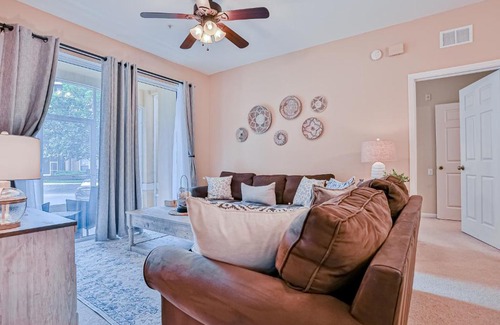Windsor Hills Apartment | Yellow Starfish